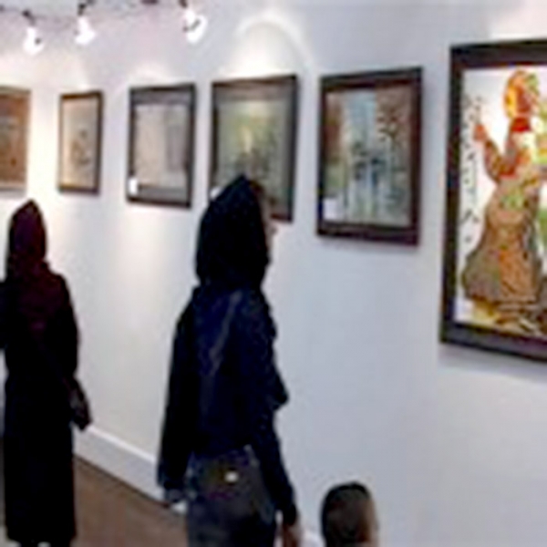 گشایش نمایشگاه آثار هنرمندان جوان در جزیره کیش