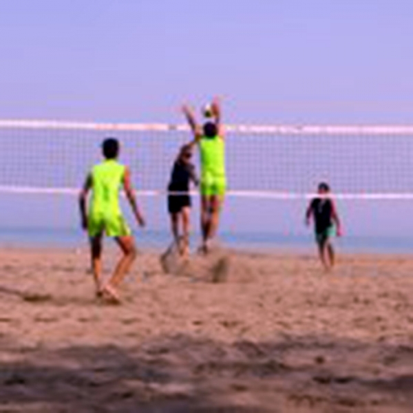 برگزاری مسابقه والیبال ساحلی ویژه آقایان در جزیره کیش