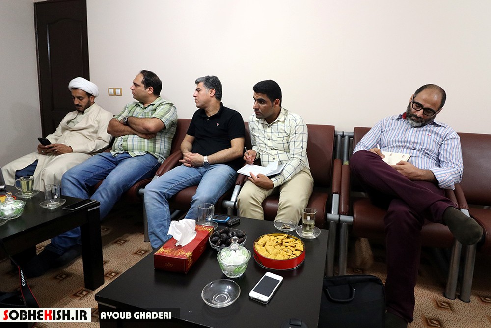 نشست خبرنگاران کیش با امام جمعه کیش علیدادی