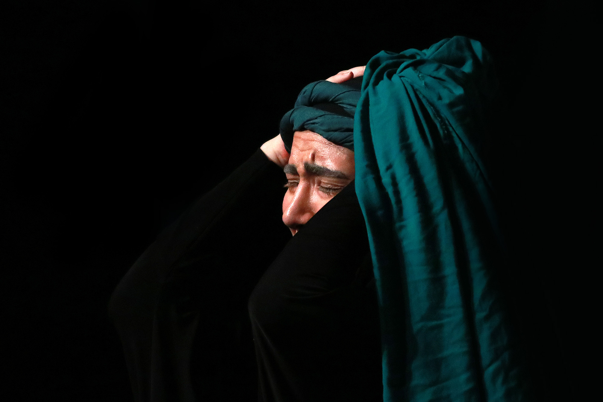 ? اجرای تئاتر “شب واقعه” در سالن مینو دانشگاه صنعتی شریف