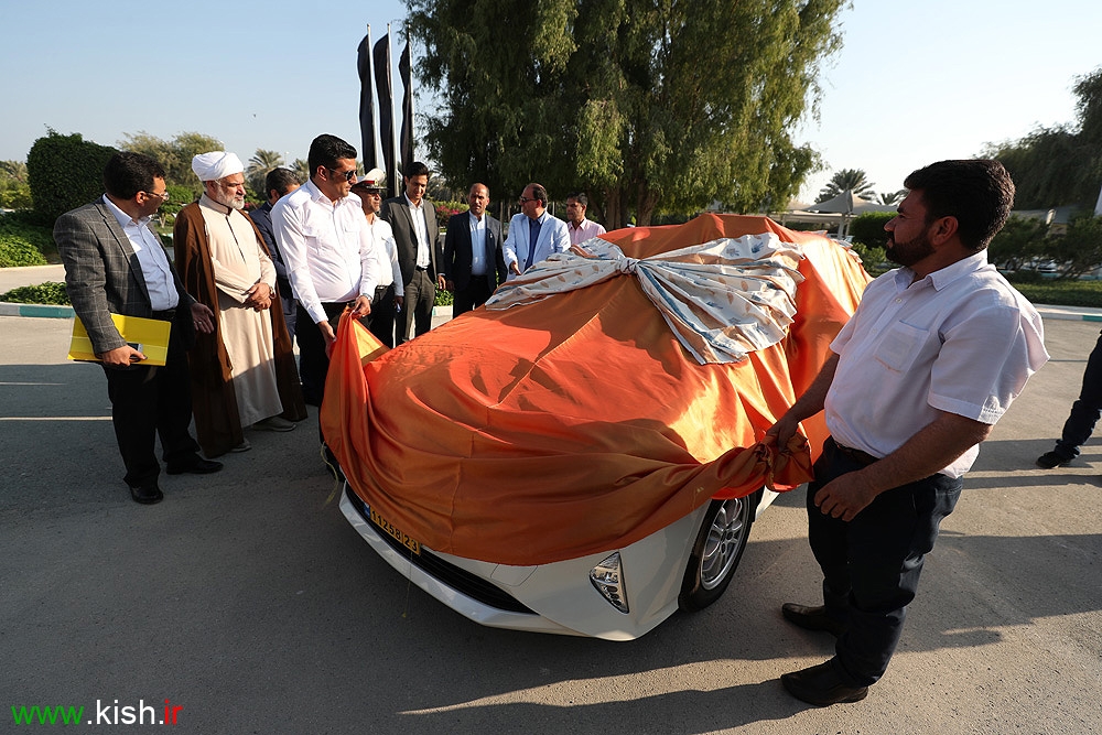 اولین خودروی سبز ناوگان حمل و نقل جزیره کیش رونمایی شد
