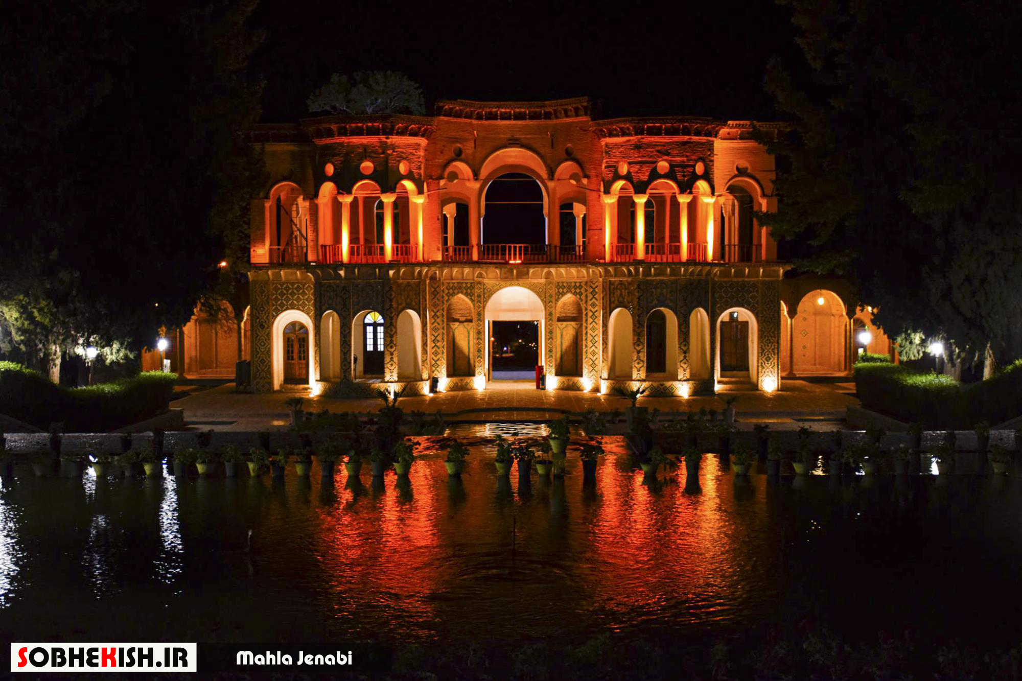 باغ شاهزاده ماهان نگینی در کویر