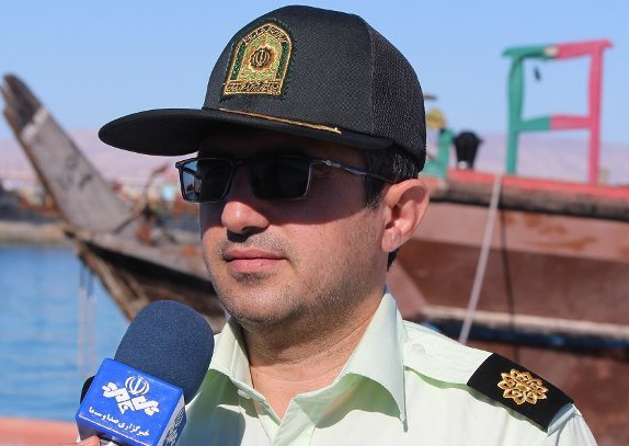 نجات سرنشین شناور بادی در آب‌های کیش