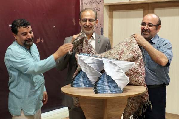 جشن رونمایی از کتاب “فرکانس سکوت” در فرهنگسرای سنایی برگزار شد