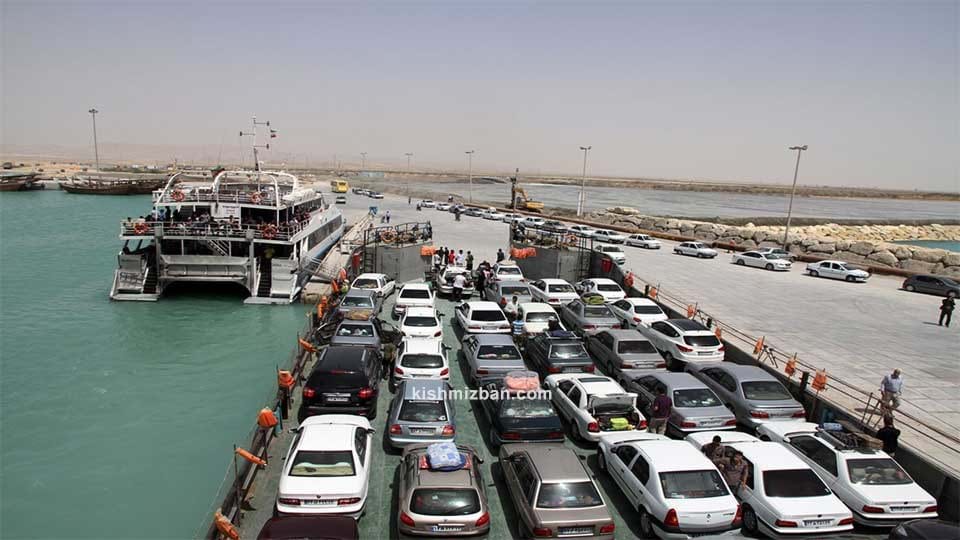 آمادگی ۳۶ شناور حمل خودرو و مسافر از بندرچارک به کیش و بالعکس